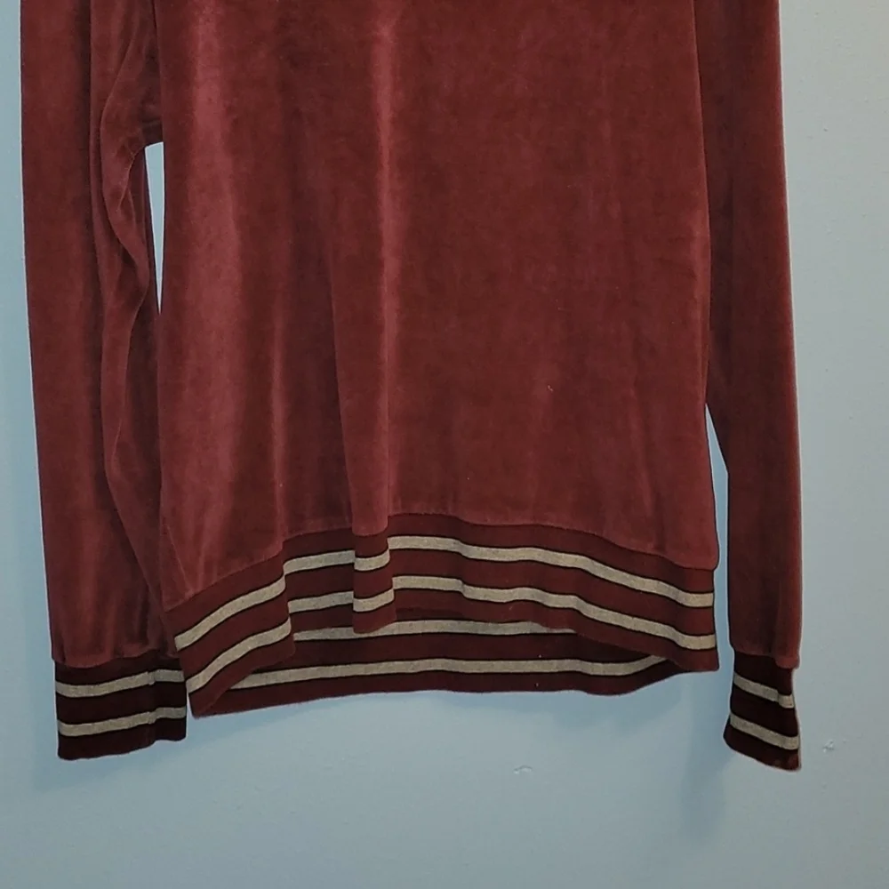 American Eagle Outfitters Men's Maroon Sweater with Striped Details